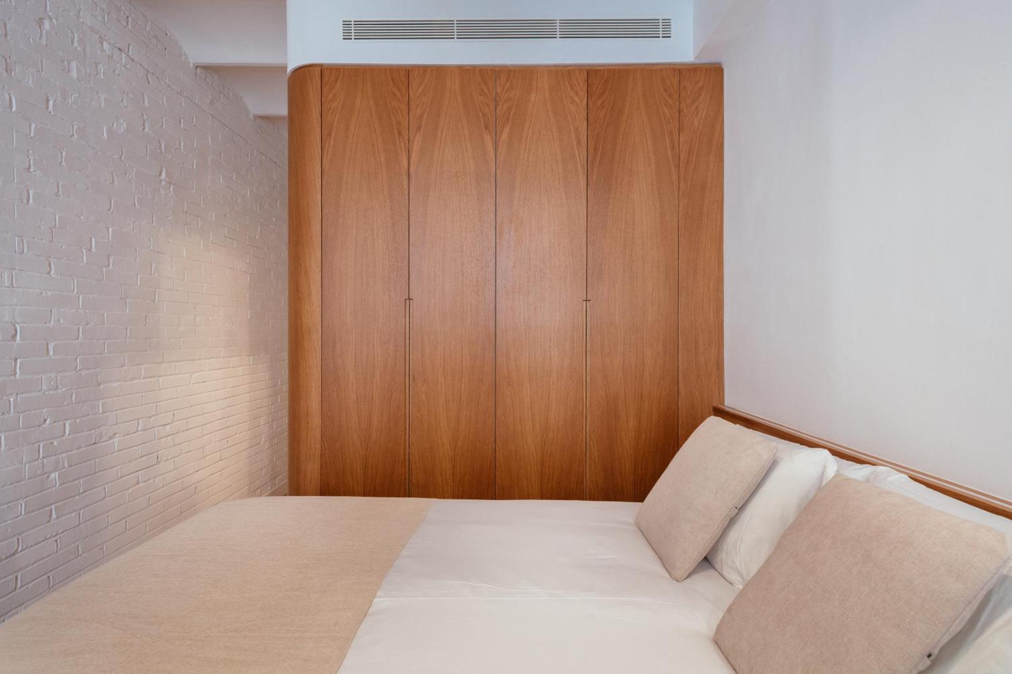 Newly Renovated Stylish Eixample - Great Location Barcellona