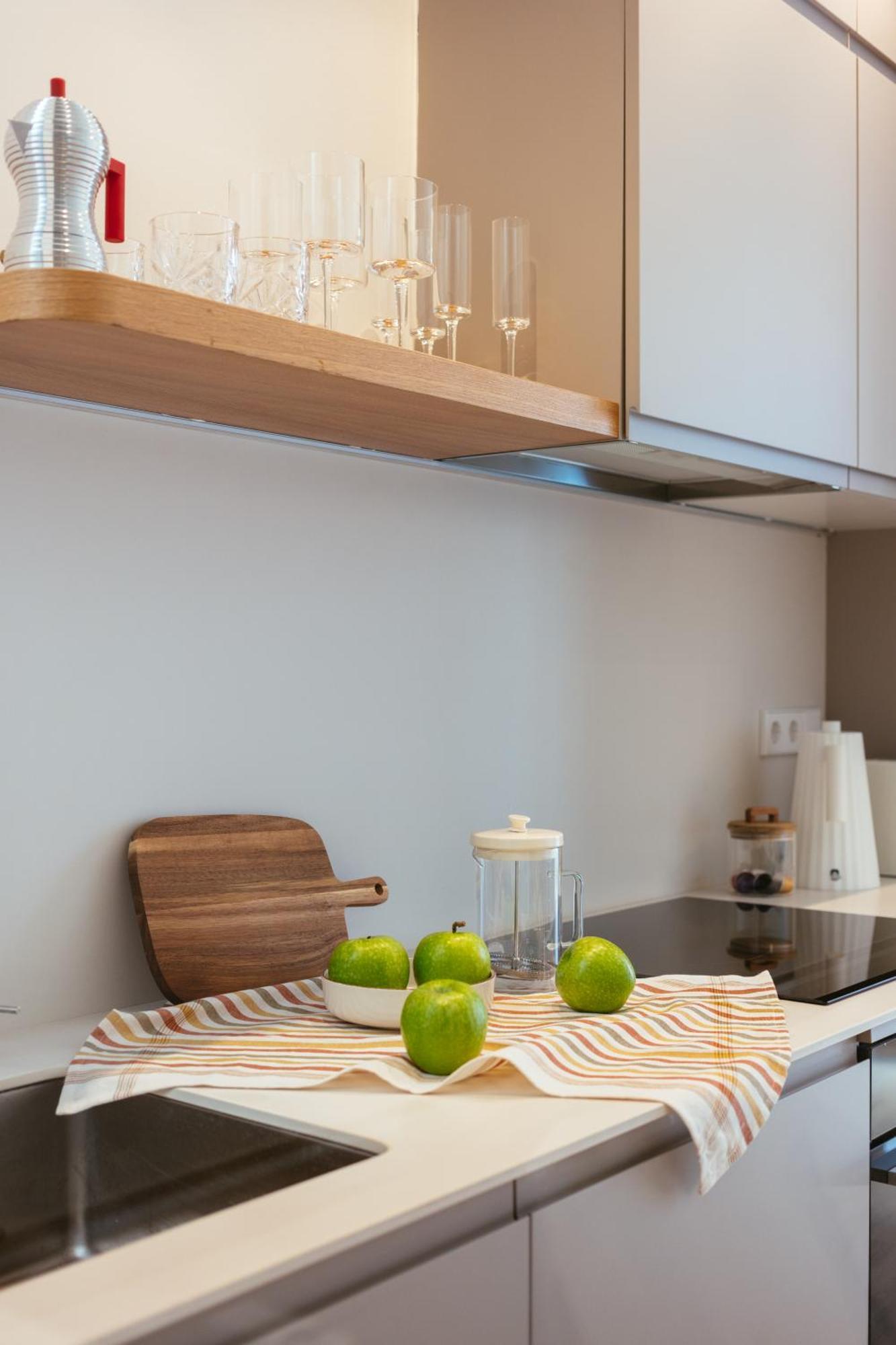 Newly Renovated Stylish Eixample - Great Location Appartamento *