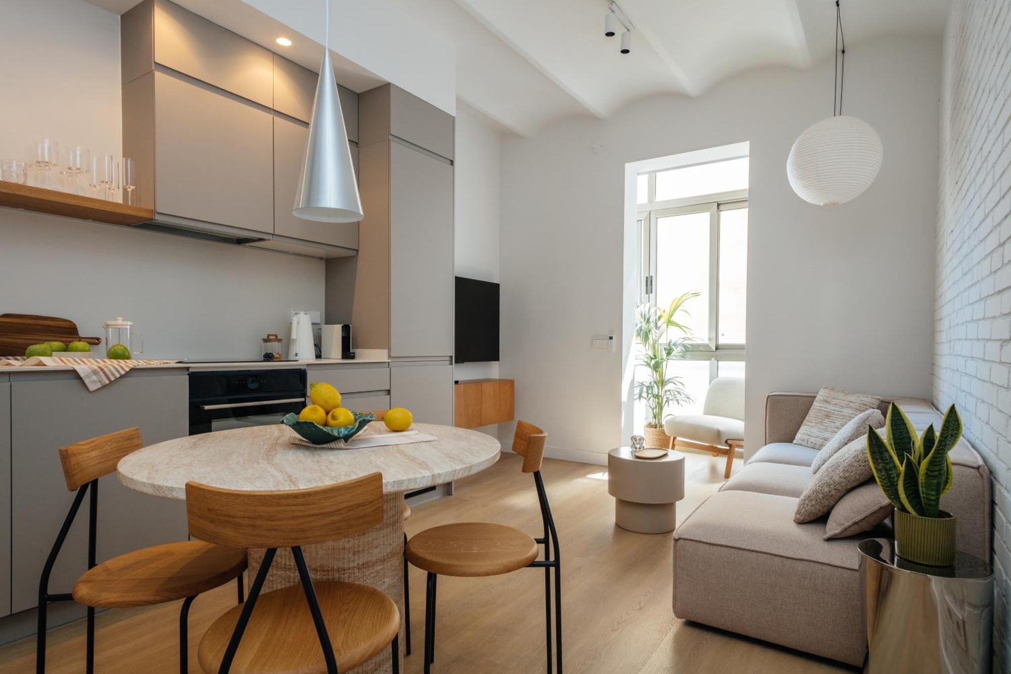Newly Renovated Stylish Eixample - Great Location * Barcellona