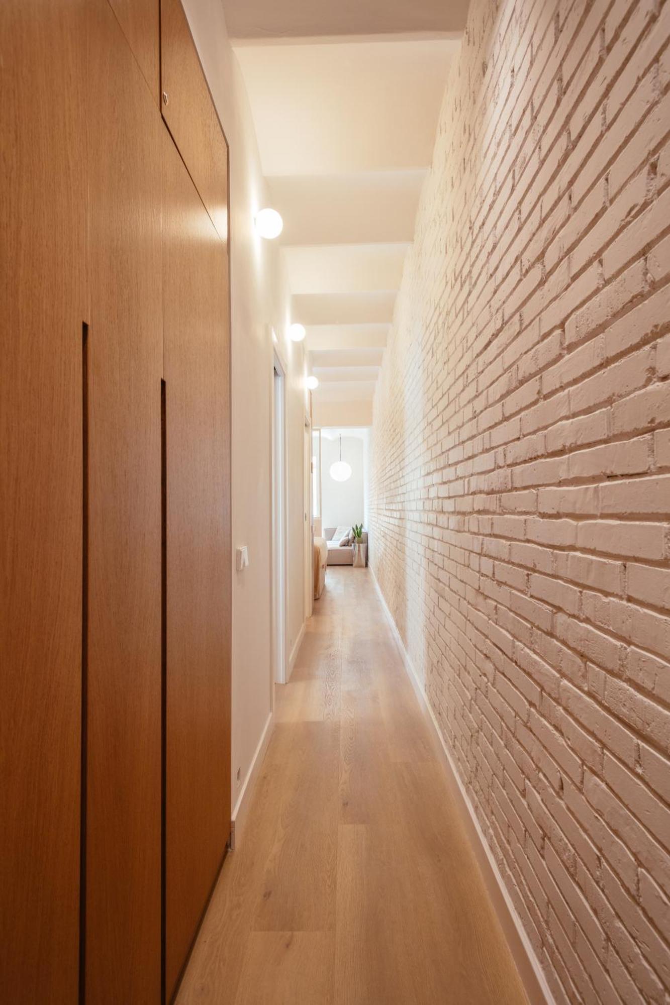Newly Renovated Stylish Eixample - Great Location Appartamento Barcellona