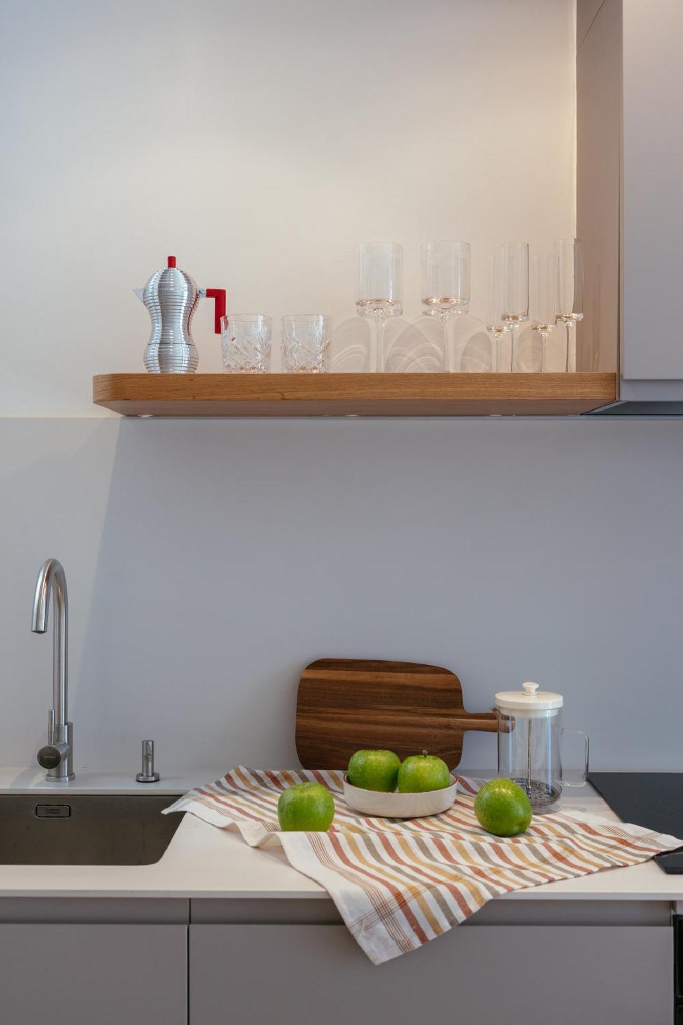 Newly Renovated Stylish Eixample - Great Location Appartamento *