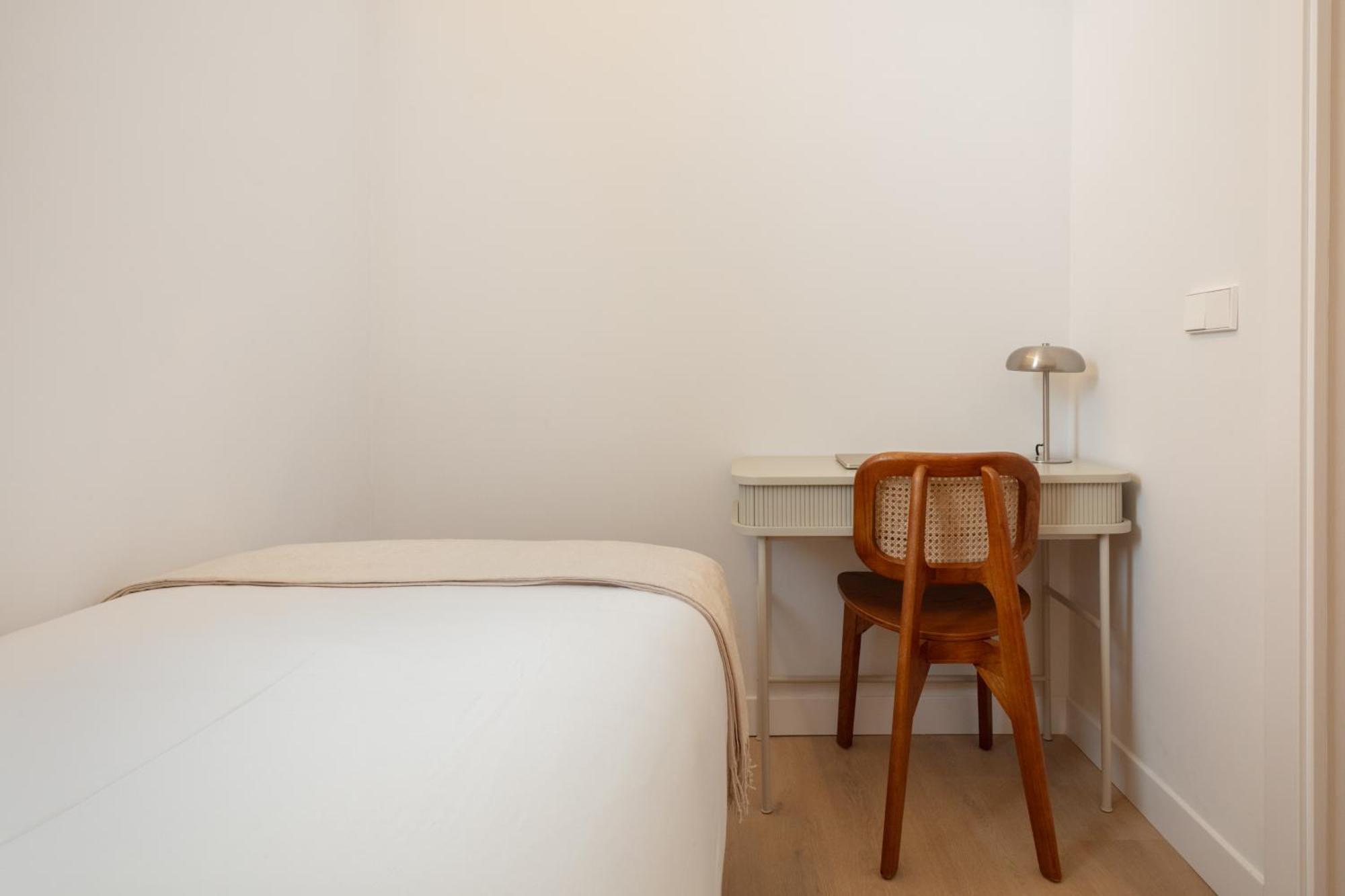 Newly Renovated Stylish Eixample - Great Location Appartamento